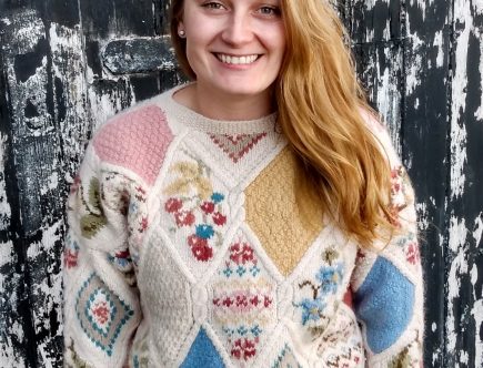 Me wearing vintage jumper. 4 tips for buying second-hand clothes by a Hopeful Home.