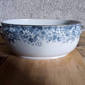 Featured image oval porcelain serving dish by a Hopeful Home Webshop.
