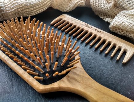Close up tek hair brush and comb. Wooden hair brush review by a hopeful home.