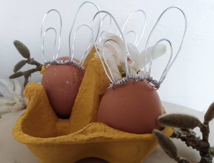 Main image DIY wire bunny ears by A Hopeful Home.