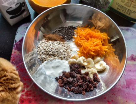 Header image pumpkin pie overnight oats by A Hopeful Home.